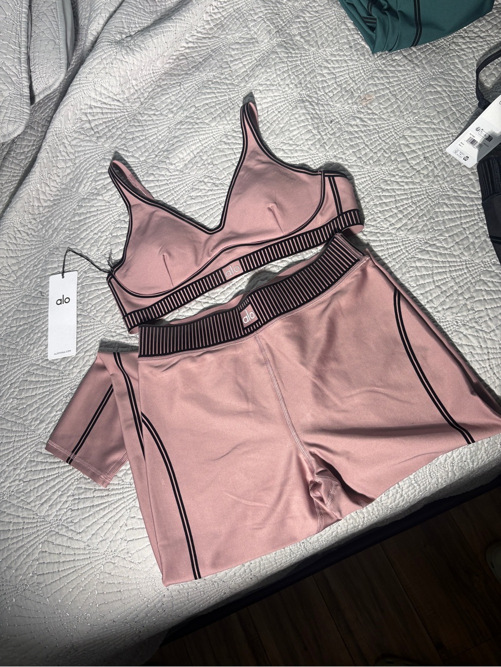 ALO Yoga Blush Pink Seamless Sports Bra & High-Waist Leggings Set